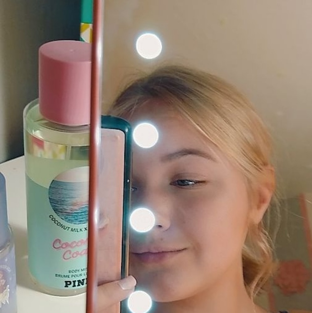 Meet your Posher, Mahayla